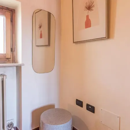 Ponte Pietra No 5 Sulla Romantica Scalinata アパート