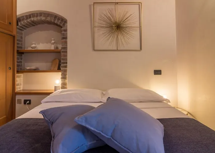 Lägenhet Ponte Pietra No 5 Sulla Romantica Scalinata