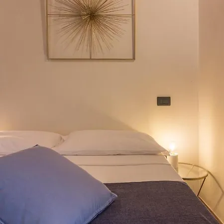 Ponte Pietra No 5 Sulla Romantica Scalinata Apartment