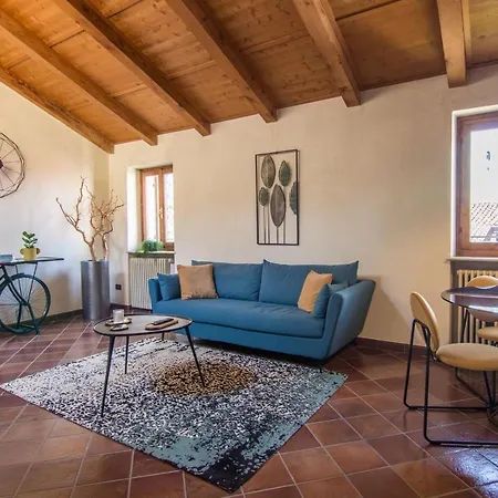 Ponte Pietra No 5 Sulla Romantica Scalinata