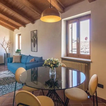 Апартаменты Ponte Pietra No 5 Sulla Romantica Scalinata