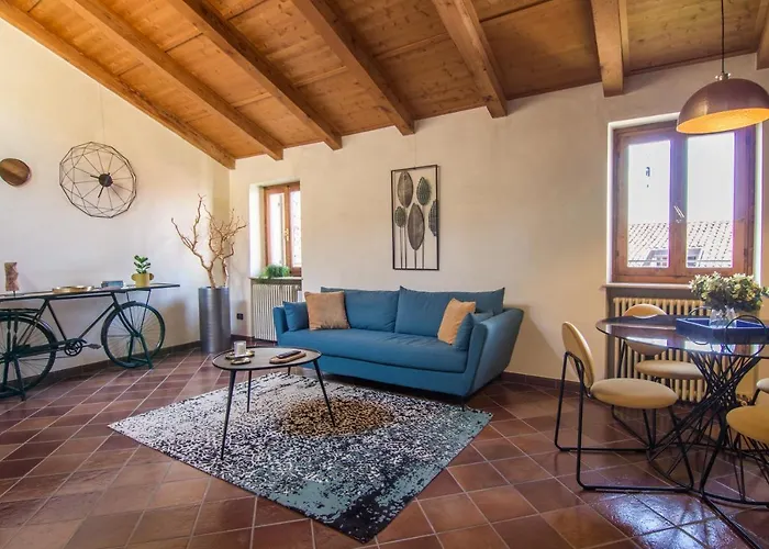 Ponte Pietra No 5 Sulla Romantica Scalinata