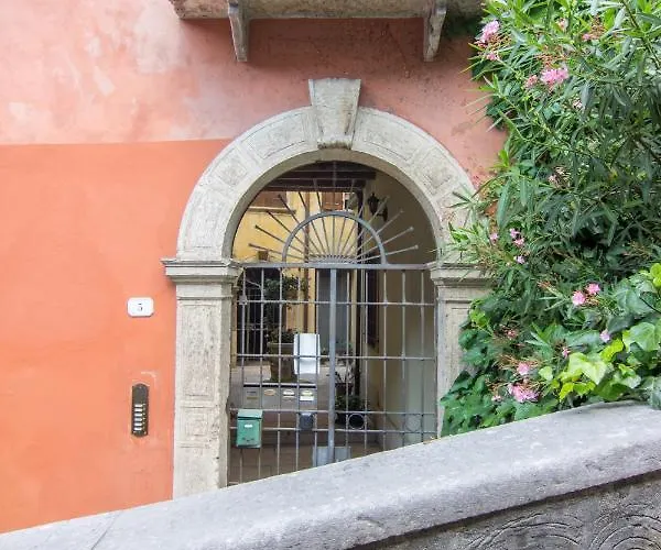 Ponte Pietra No 5 Sulla Romantica Scalinata Apartamento *
