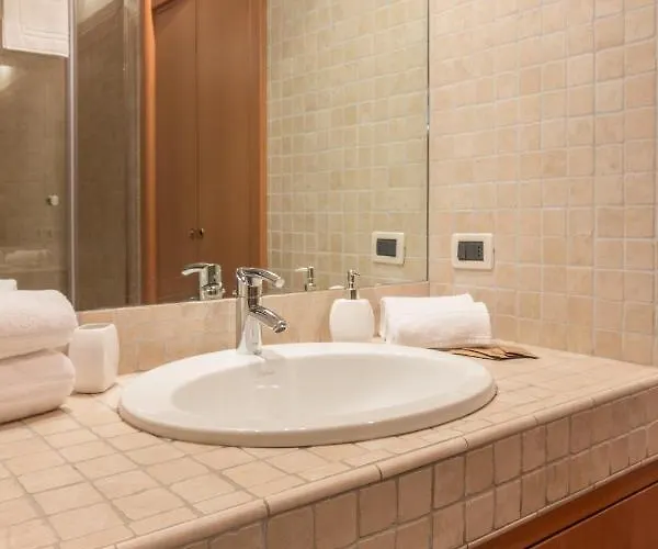 Ponte Pietra No 5 Sulla Romantica Scalinata Apartamento